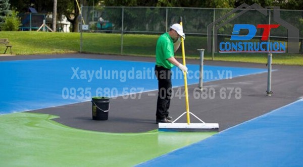 thi-cong-tham-be-tong-nhua-nong-pickleball-tennis-6